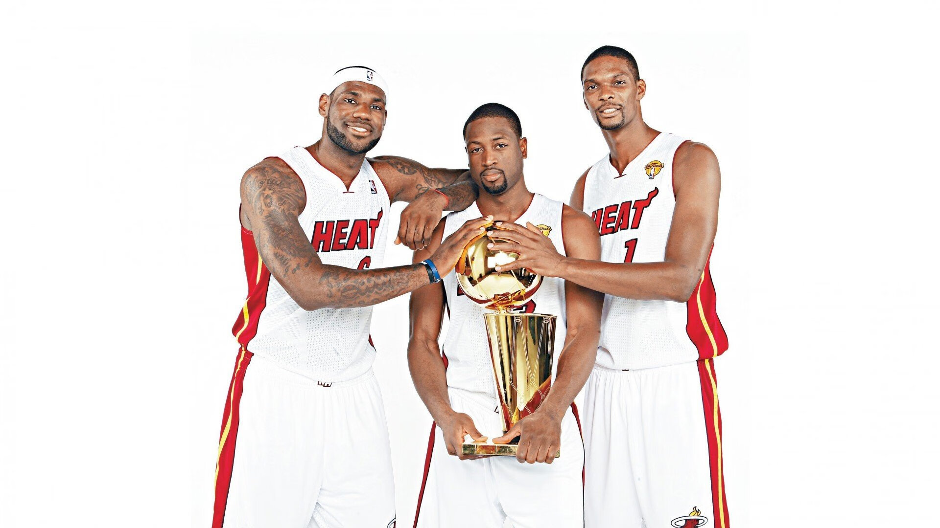 西甲国家德比与CBA巅峰战，跨越万里的体育共鸣