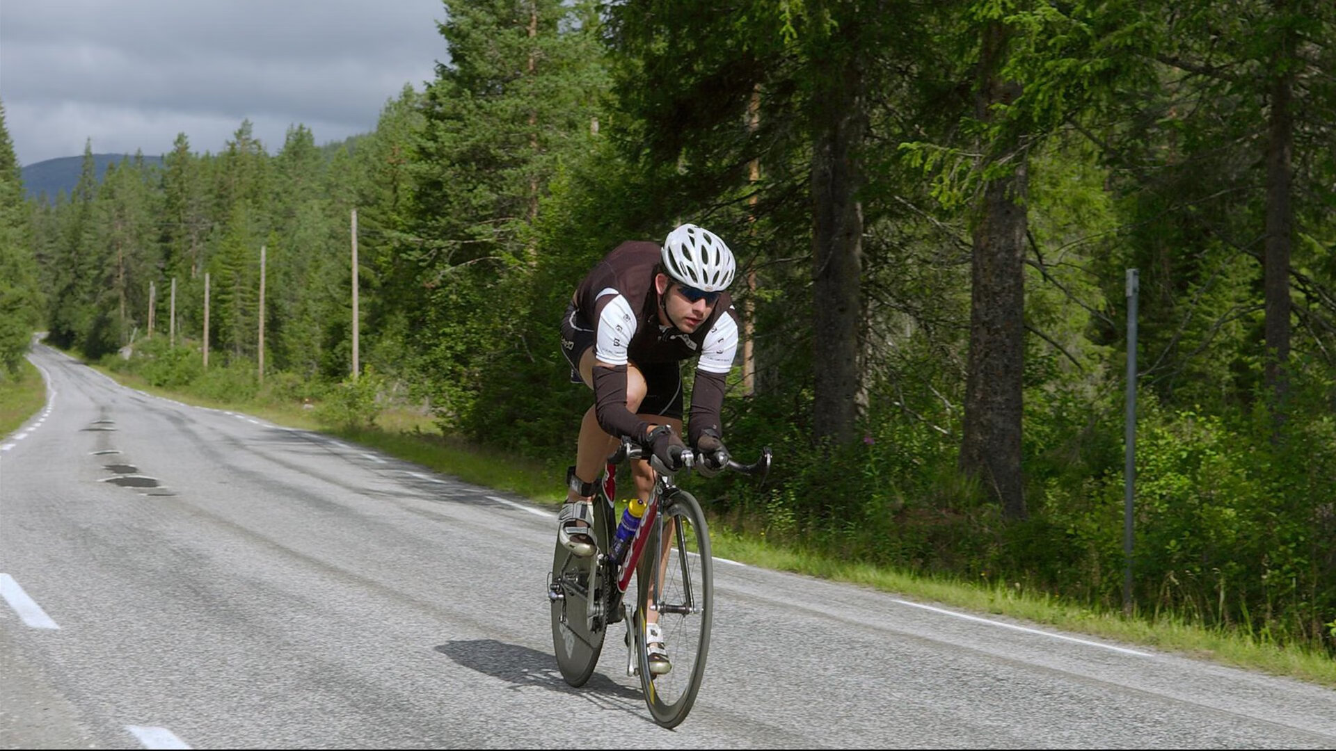 若日尼奥点燃赛场，智利力克乌克兰的背后，一场定义足球精神的较量